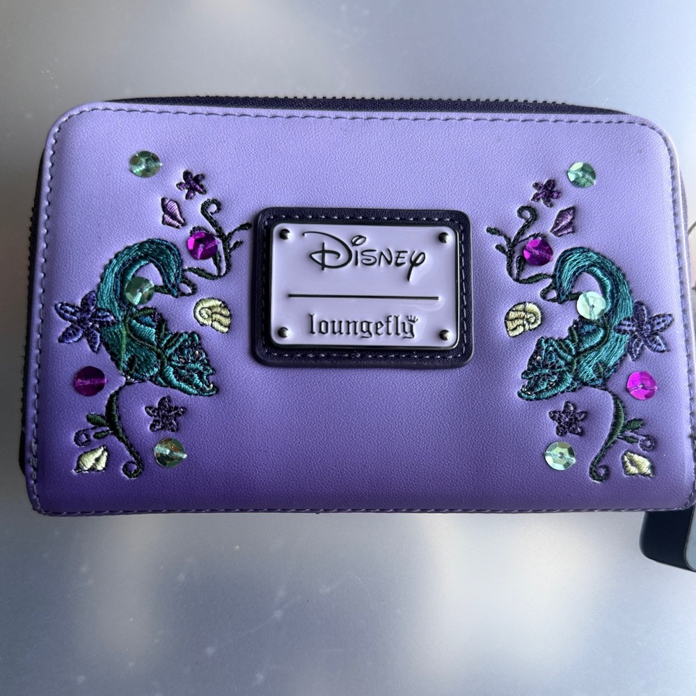 Loungefly Disney Villains Ursula zip Wallet NWT - Picture 2 of 3